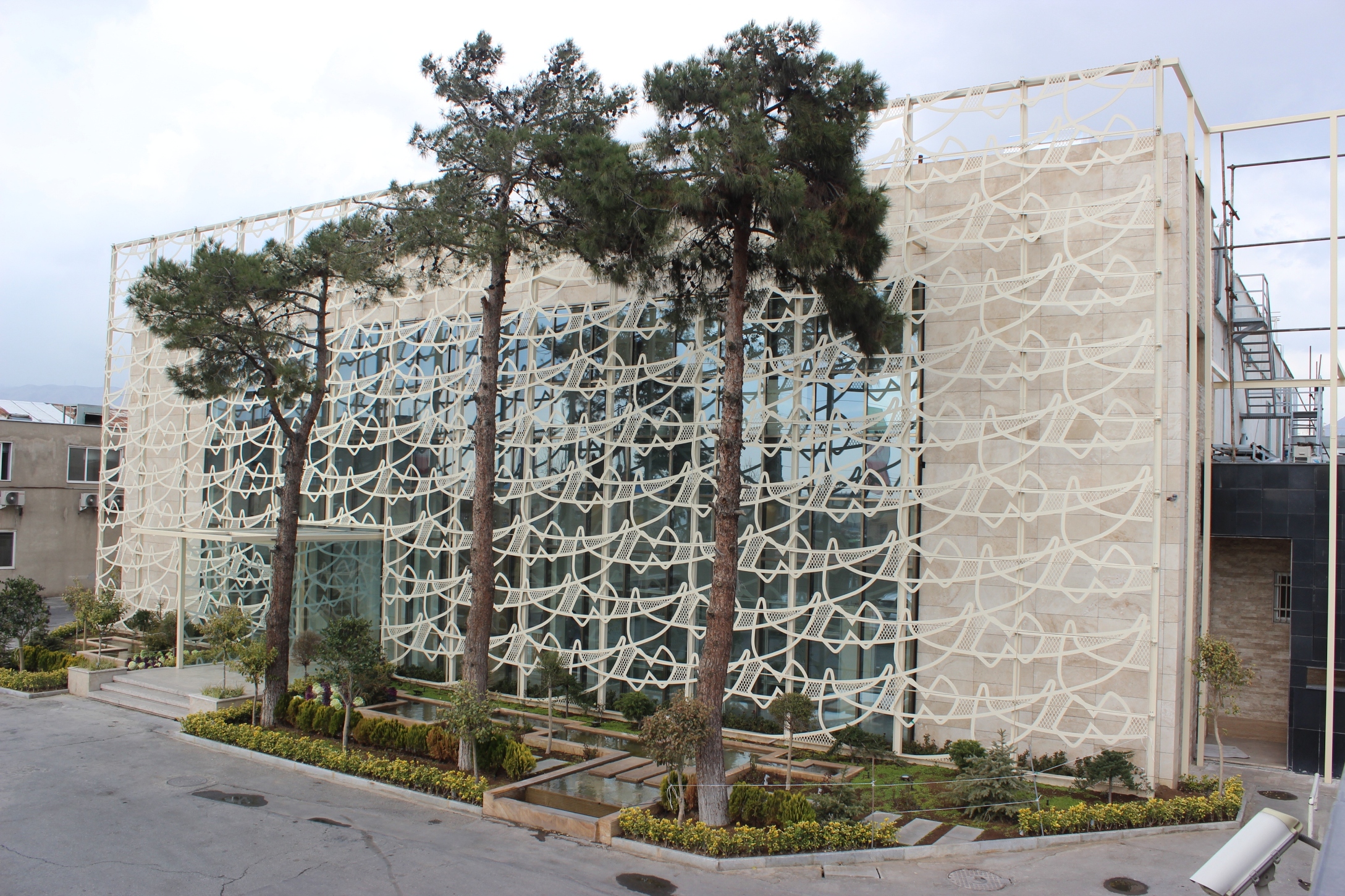 ساختمان اداری تهران دارو